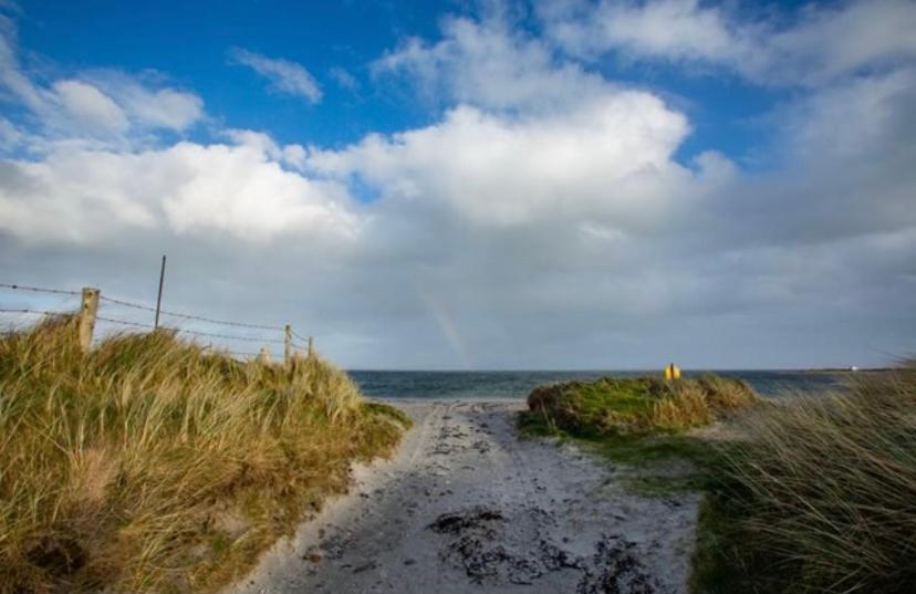 Seascape On The Edge Of Town: 4 Beds All Ensuite. Belmullet Kültér fotó