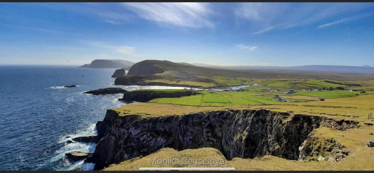 Seascape On The Edge Of Town: 4 Beds All Ensuite. Belmullet Kültér fotó