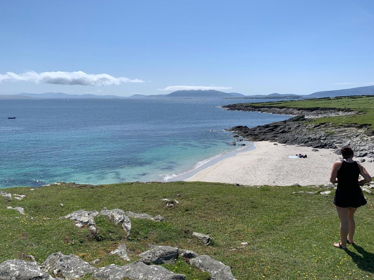 Seascape On The Edge Of Town: 4 Beds All Ensuite. Belmullet Kültér fotó